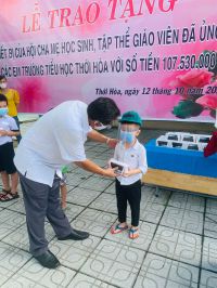 Lễ trao tặng thiết bị