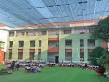 Hình học sinh làm thiệp 20/11