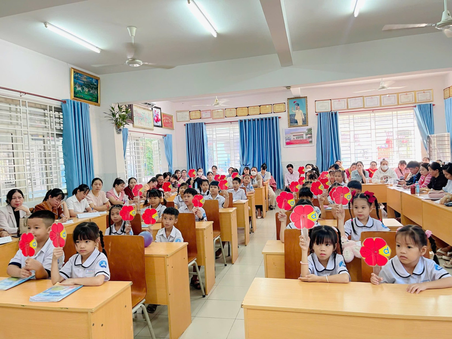 TRƯỜNG TIỂU HỌC THỚI HÒA NÂNG CAO CHẤT LƯỢNG GIẢNG DẠY QUA CÁC TIẾT THAO GIẢNG HỘI ĐỒNG